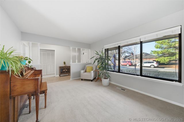 5405 S Xanthus Avenue, Tulsa, OK 74105