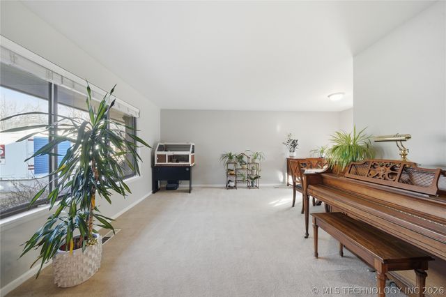 5405 S Xanthus Avenue, Tulsa, OK 74105