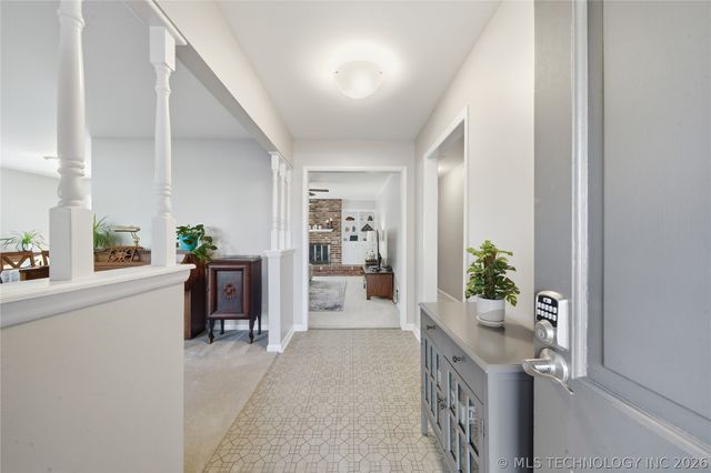 5405 S Xanthus Avenue, Tulsa, OK 74105