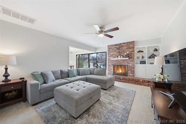 5405 S Xanthus Avenue, Tulsa, OK 74105