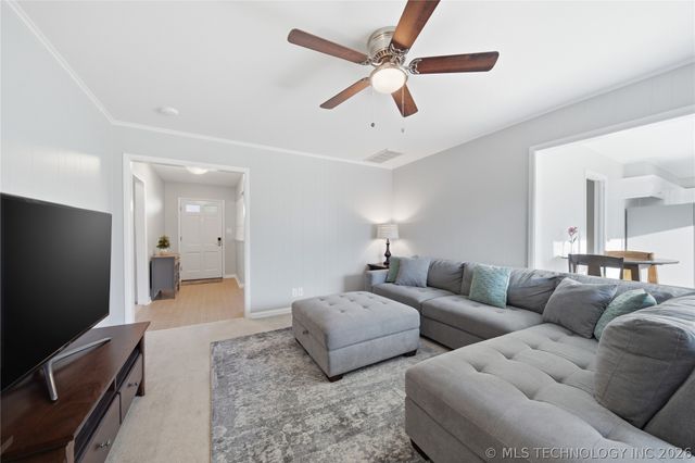 5405 S Xanthus Avenue, Tulsa, OK 74105