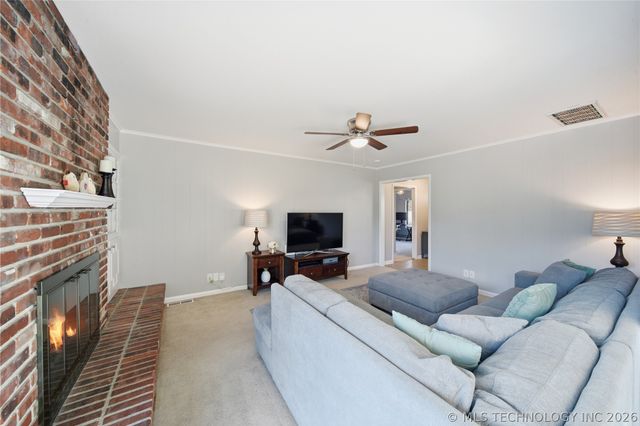 5405 S Xanthus Avenue, Tulsa, OK 74105