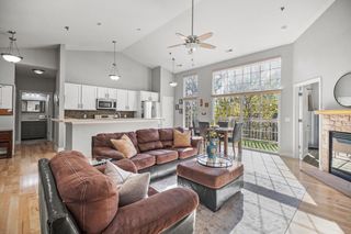 8485 S Ashbury LANE #202, Oak Creek, WI 53154