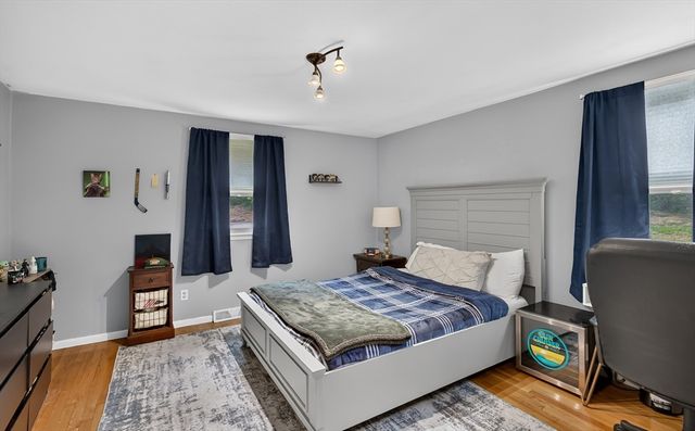 12 Clearwater Dr, Plymouth, MA 02360