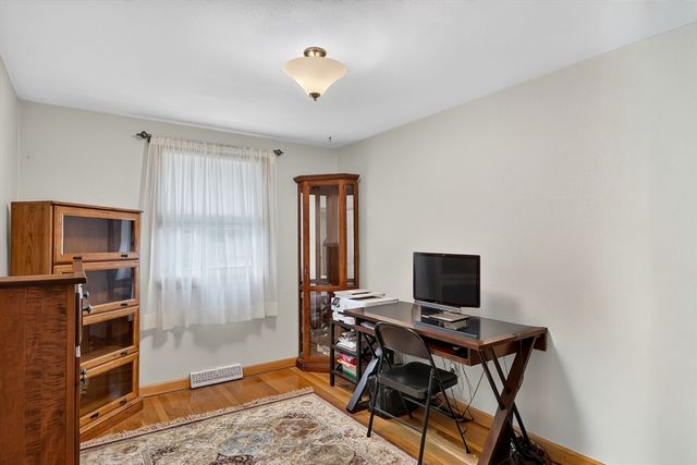 12 Clearwater Dr, Plymouth, MA 02360