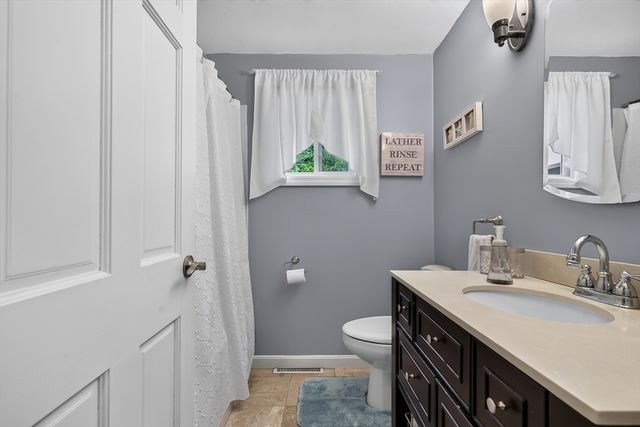 12 Clearwater Dr, Plymouth, MA 02360