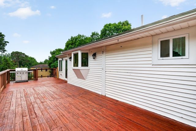 12 Clearwater Dr, Plymouth, MA 02360