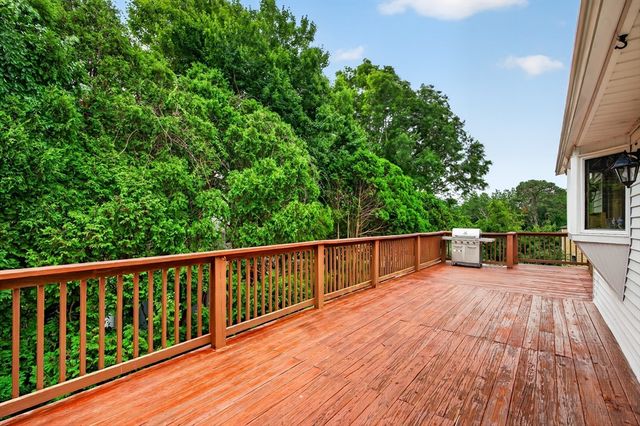 12 Clearwater Dr, Plymouth, MA 02360