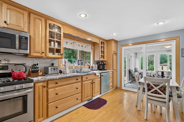 12 Clearwater Dr, Plymouth, MA 02360