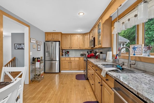 12 Clearwater Dr, Plymouth, MA 02360