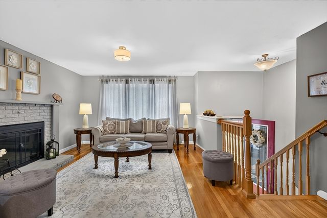 12 Clearwater Dr, Plymouth, MA 02360