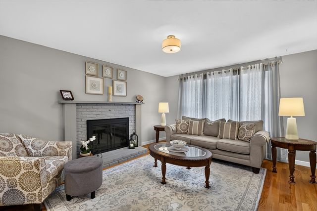 12 Clearwater Dr, Plymouth, MA 02360