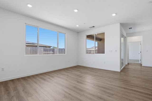 1113 Tributary Way, Olivehurst, CA 95961