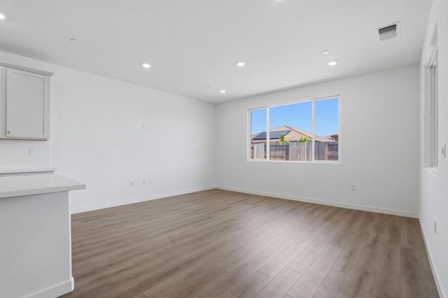 1113 Tributary Way, Olivehurst, CA 95961