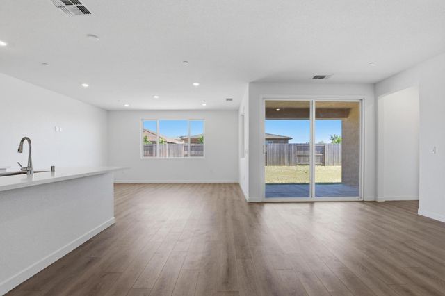 1113 Tributary Way, Olivehurst, CA 95961