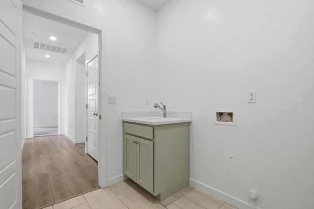 1113 Tributary Way, Olivehurst, CA 95961