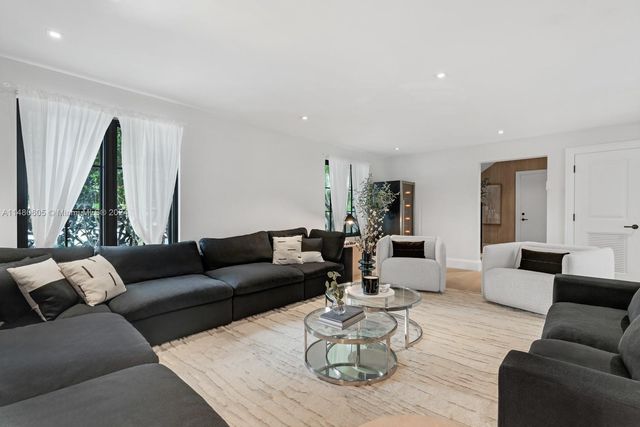 105+115 Ocean Blvd, Golden Beach, FL 33160