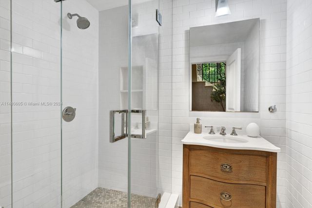 105+115 Ocean Blvd, Golden Beach, FL 33160