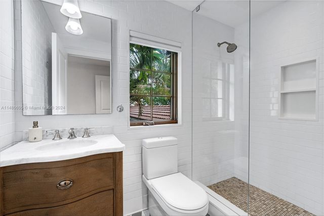 105+115 Ocean Blvd, Golden Beach, FL 33160