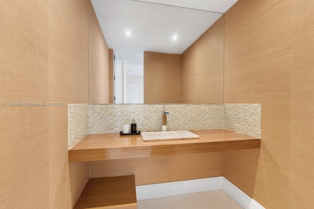 105+115 Ocean Blvd, Golden Beach, FL 33160