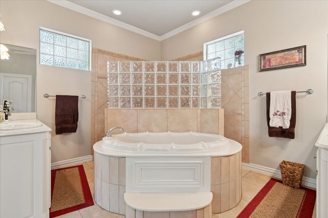 2202 Southern Oaks Drive, Cedar Hill, TX 75104