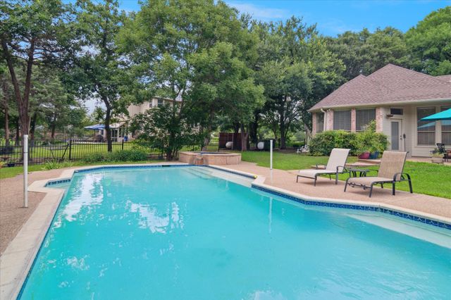 2202 Southern Oaks Drive, Cedar Hill, TX 75104