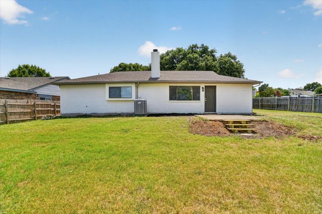 10144 Bugle Drive, Fort Worth, TX 76108