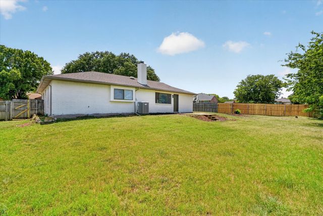 10144 Bugle Drive, Fort Worth, TX 76108
