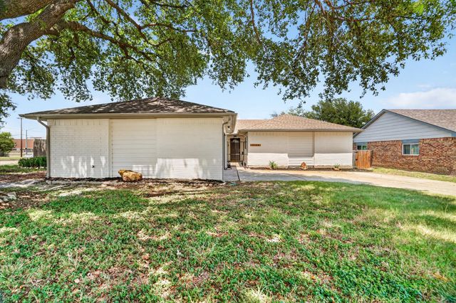 10144 Bugle Drive, Fort Worth, TX 76108