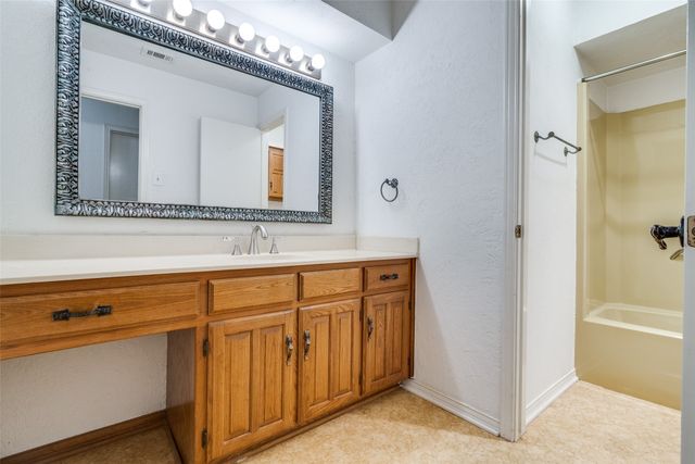 331 Swan Ridge Drive, Duncanville, TX 75137