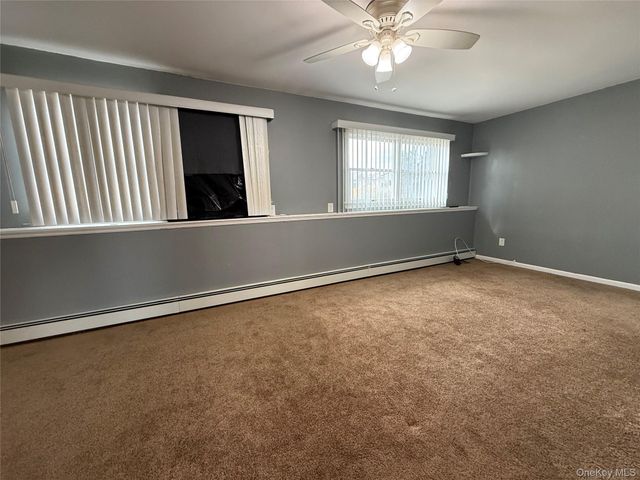 65 Gateway Drive, Copiague, NY 11726