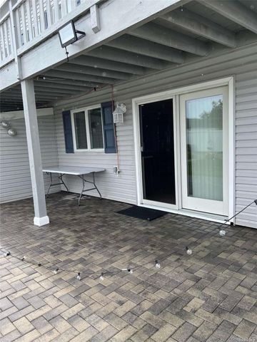 65 Gateway Drive, Copiague, NY 11726