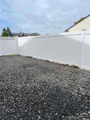 65 Gateway Drive, Copiague, NY 11726