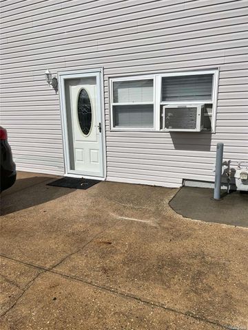 65 Gateway Drive, Copiague, NY 11726