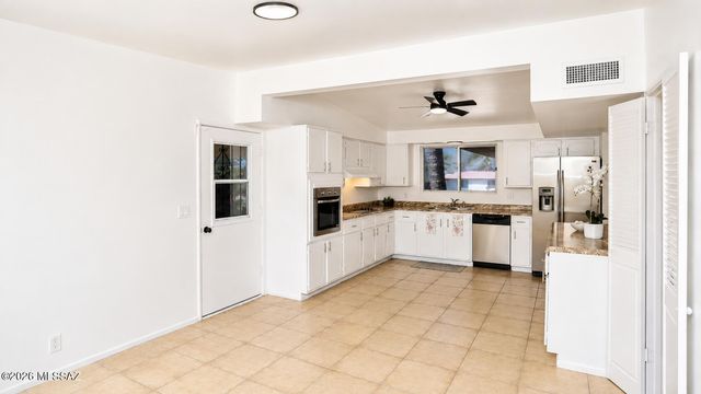 1650 W Placita Barranca, Tucson, AZ 85704