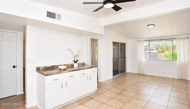 1650 W Placita Barranca, Tucson, AZ 85704