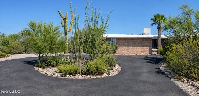 1650 W Placita Barranca, Tucson, AZ 85704