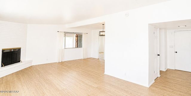 1650 W Placita Barranca, Tucson, AZ 85704