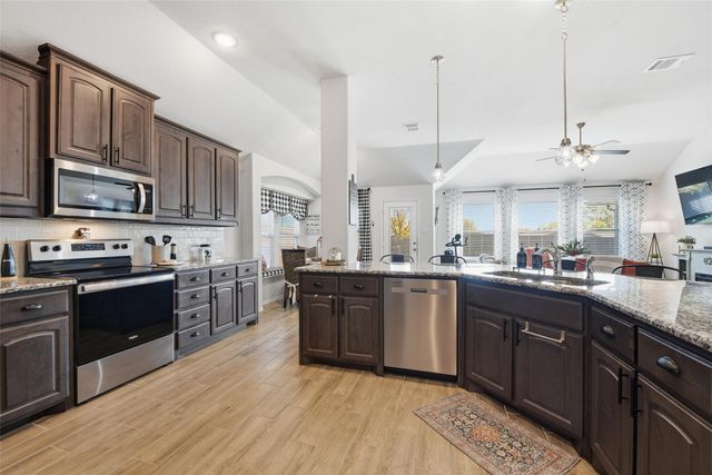 725 Sandy Chip Trail, Fort Worth, TX 76108