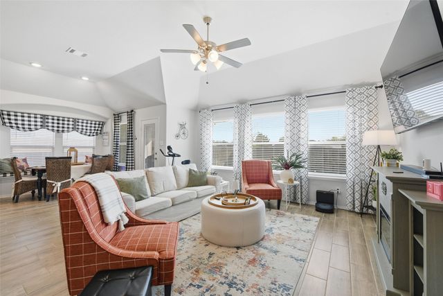 725 Sandy Chip Trail, Fort Worth, TX 76108