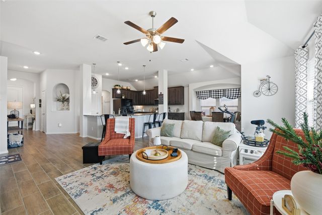 725 Sandy Chip Trail, Fort Worth, TX 76108