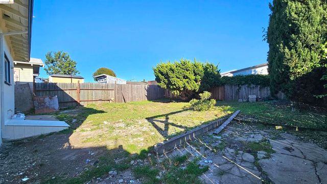 1720 67Th Ave, Oakland, CA 94621