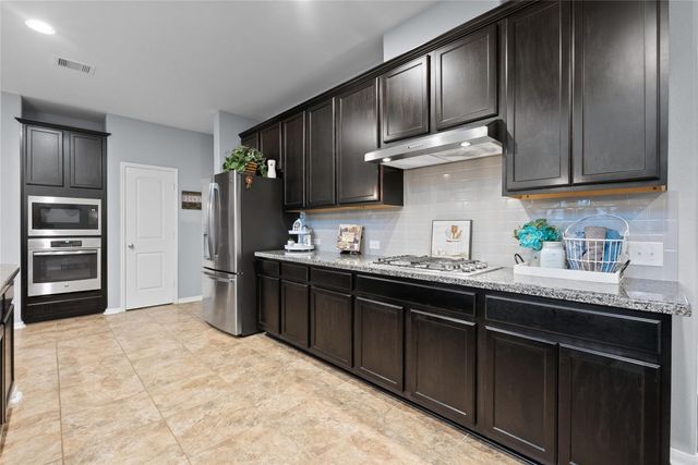 4224 Walnut Bend Drive, Friendswood, TX 77546