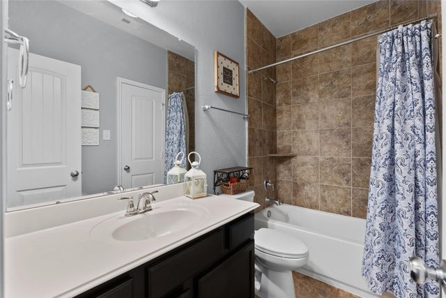 4224 Walnut Bend Drive, Friendswood, TX 77546