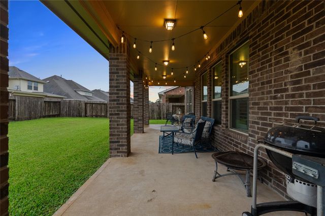 4224 Walnut Bend Drive, Friendswood, TX 77546