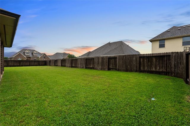 4224 Walnut Bend Drive, Friendswood, TX 77546