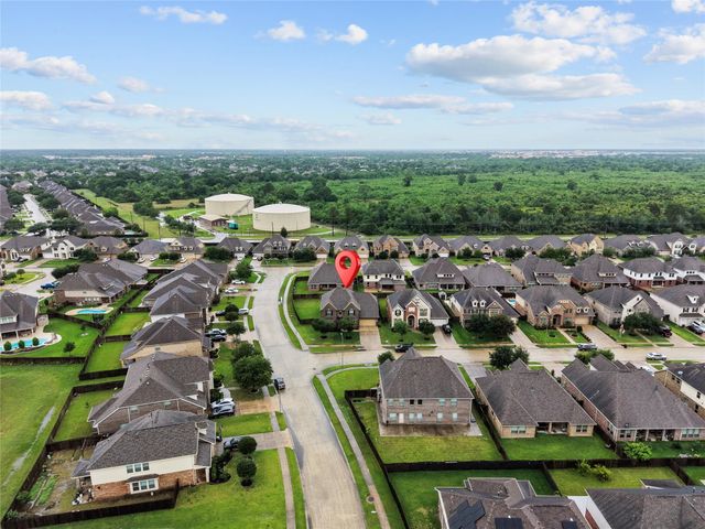 4224 Walnut Bend Drive, Friendswood, TX 77546