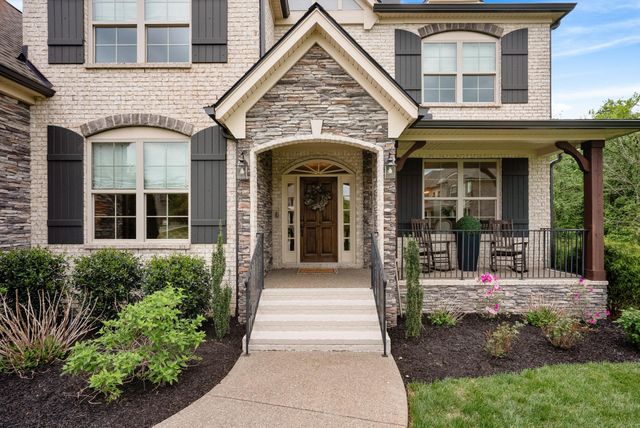 6917 Fence Post Ln, College Grove, TN 37046