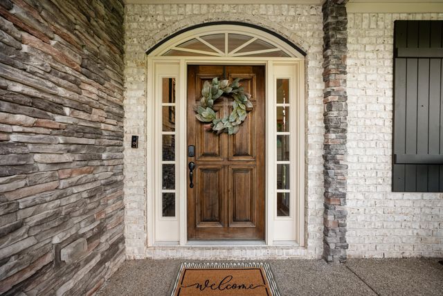 6917 Fence Post Ln, College Grove, TN 37046