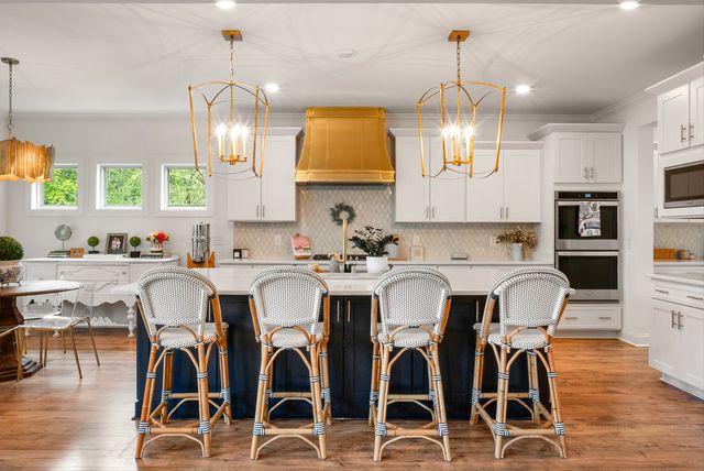 6917 Fence Post Ln, College Grove, TN 37046